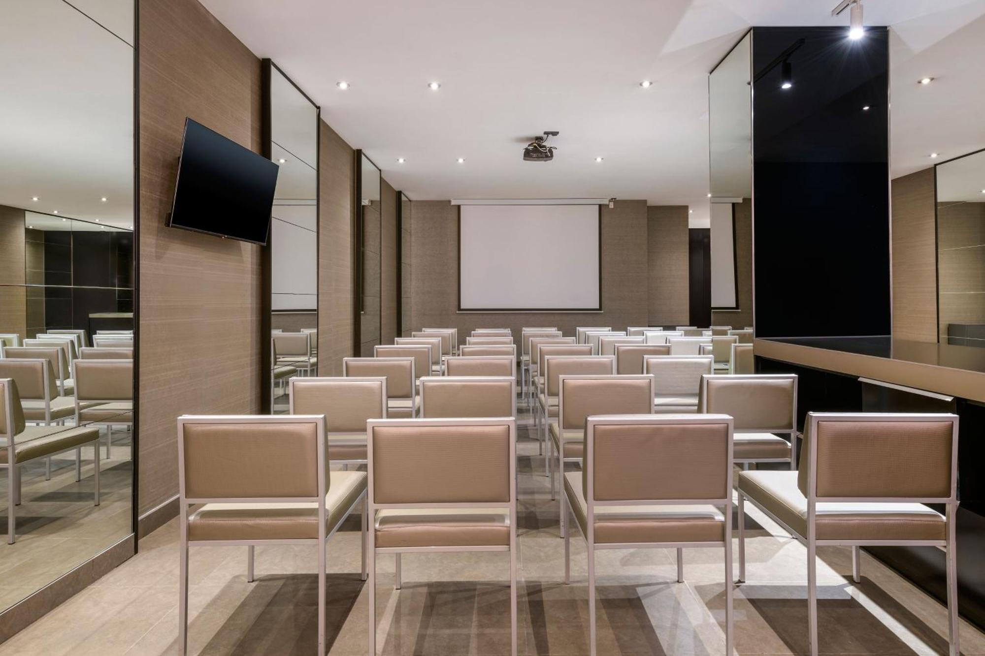 Ac Hotel Ciutat De Palma By Marriott Ngoại thất bức ảnh