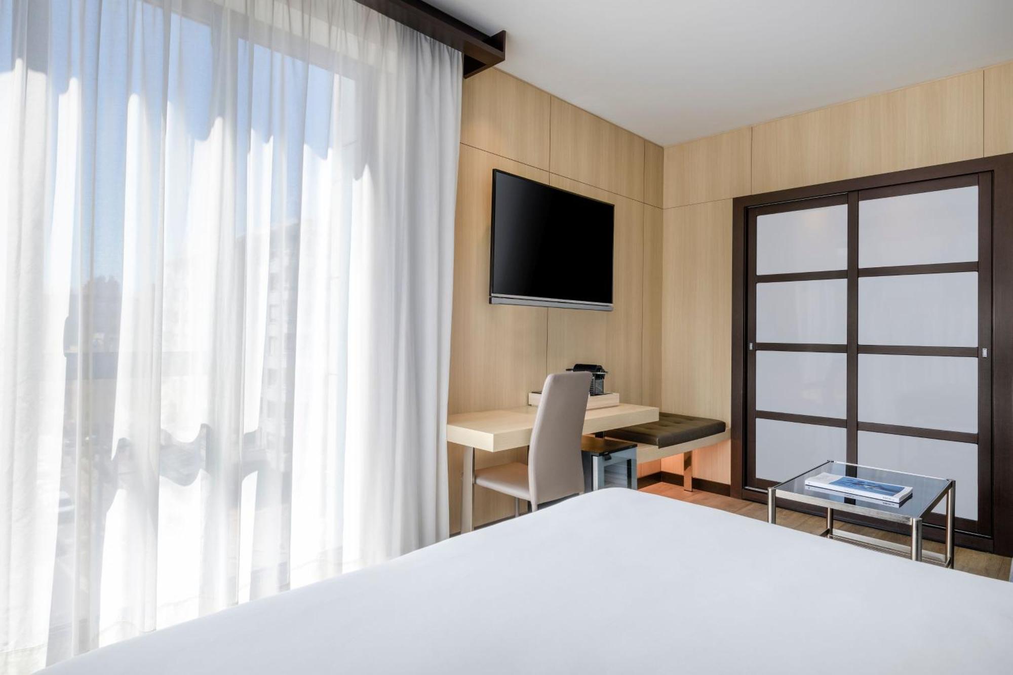 Ac Hotel Ciutat De Palma By Marriott Ngoại thất bức ảnh