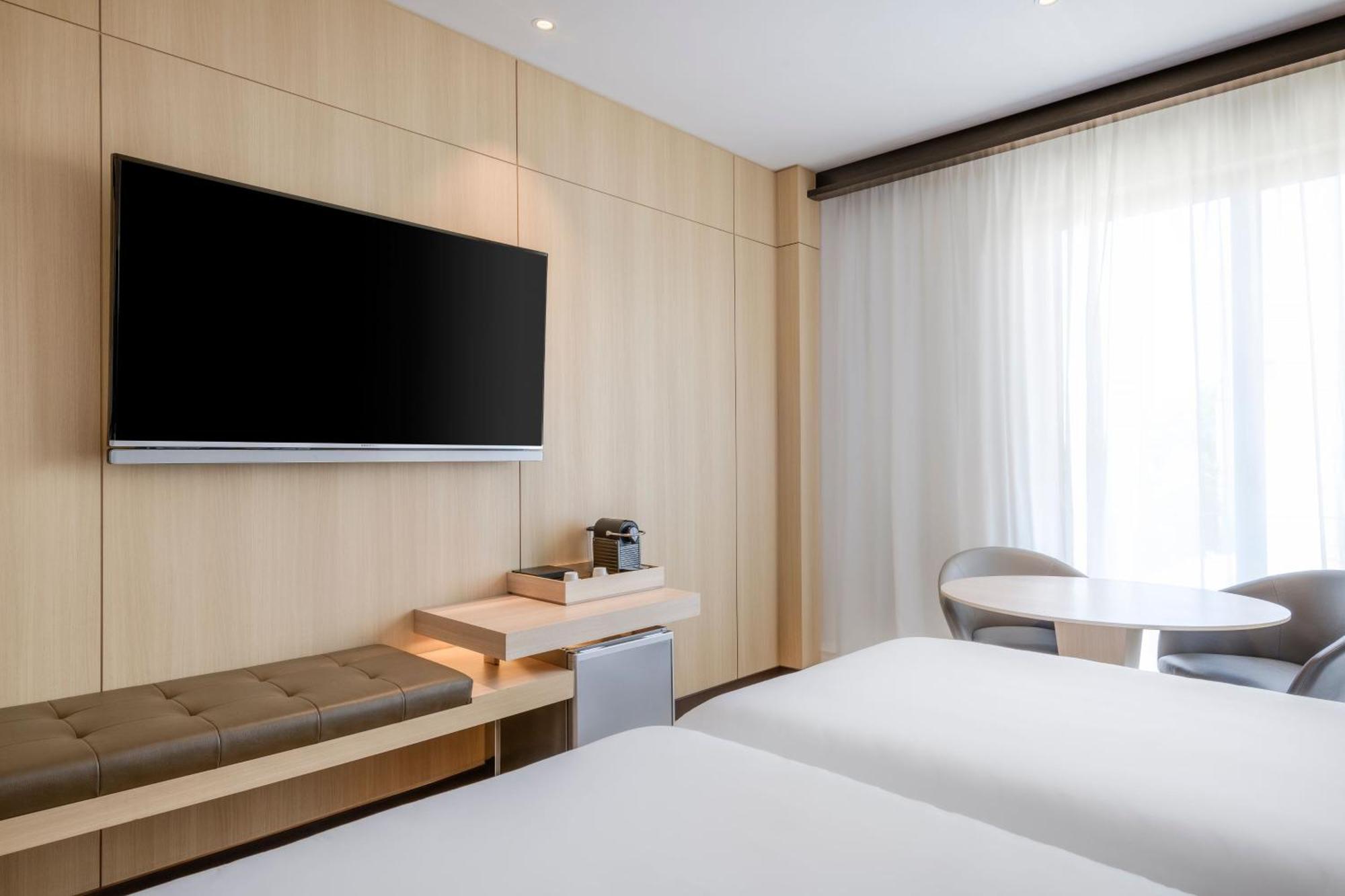 Ac Hotel Ciutat De Palma By Marriott Ngoại thất bức ảnh